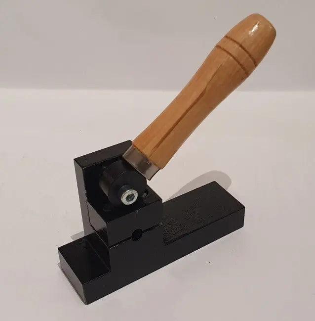 Laden Sie das Bild in Galerie -Viewer, Crimpatore per cartucce Cal .22 LR ZEM
