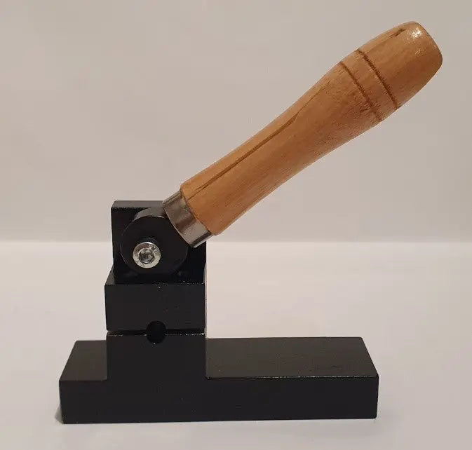 Laden Sie das Bild in Galerie -Viewer, Crimpatore per cartucce Cal .22 LR ZEM
